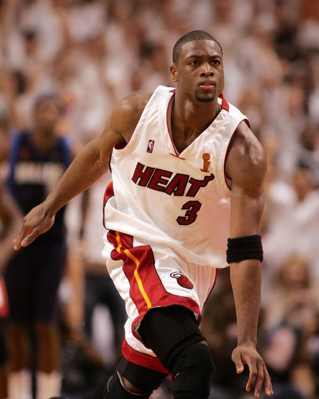 里程碑！西亚卡姆生涯总得分达到12000分（西亚卡姆生涯得分突破12000分，达成里程碑）