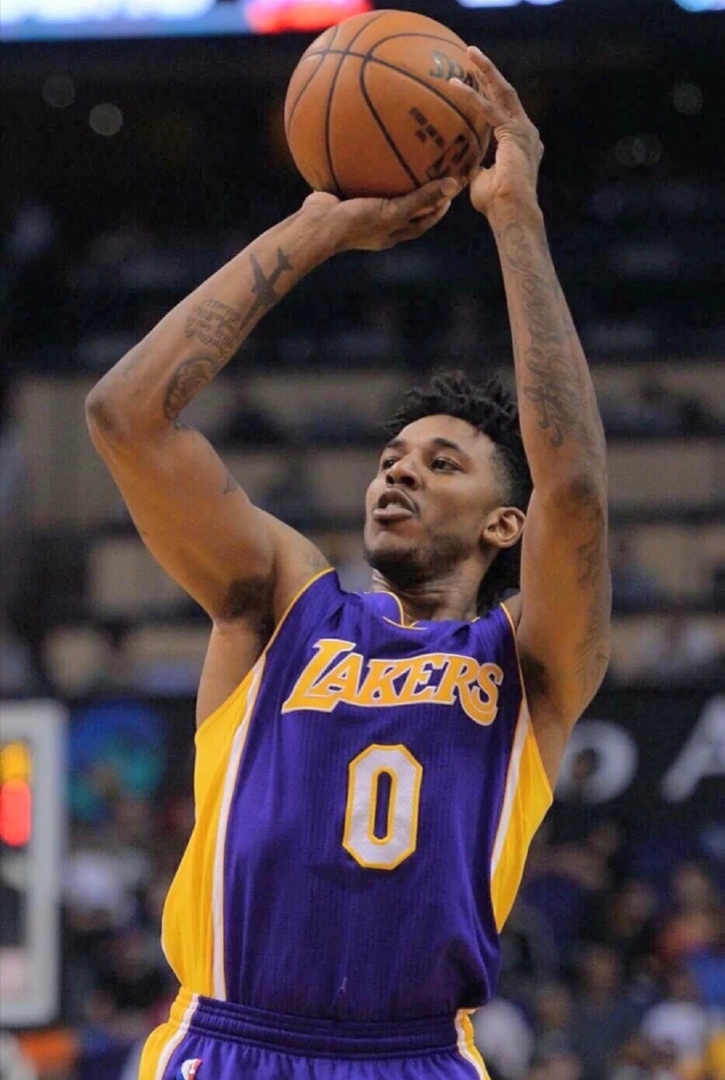 杜兰特率领火箭大胜湖人（杜兰特领衔火箭狂胜湖人）