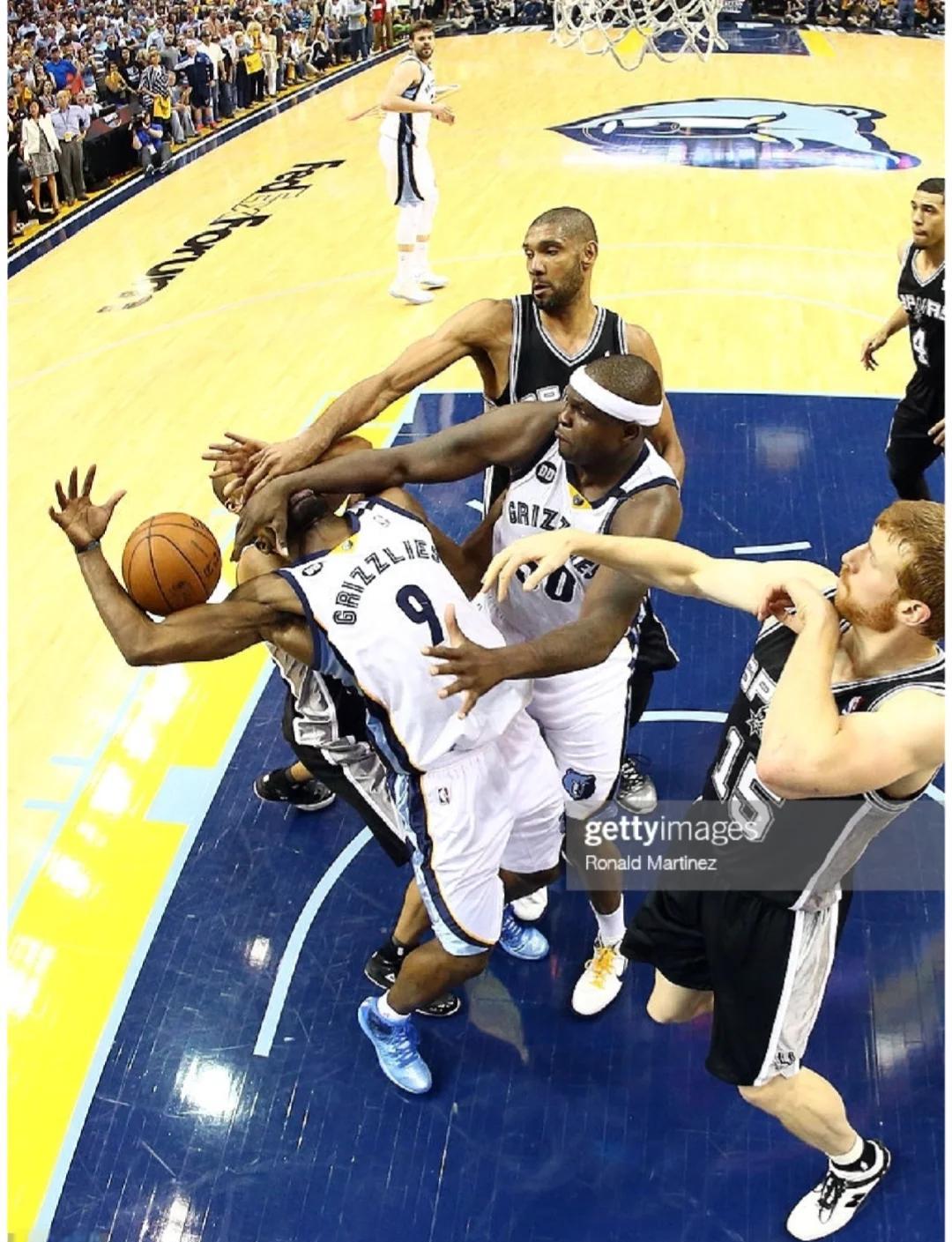 深入一线学习，英超与中国足协启动第三期青训教练培训（英超携手中国足协启动第三期青训教练班，聚焦一线实训）