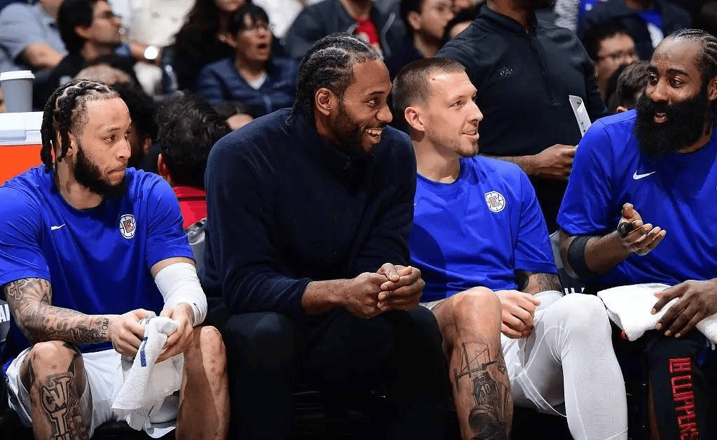 比利亚雷亚尔欧冠六场1平5负排倒数第二，但在西甲暂列第三位（比利亚雷亚尔欧冠6战1平5负居倒数第二，西甲却暂列第三位）