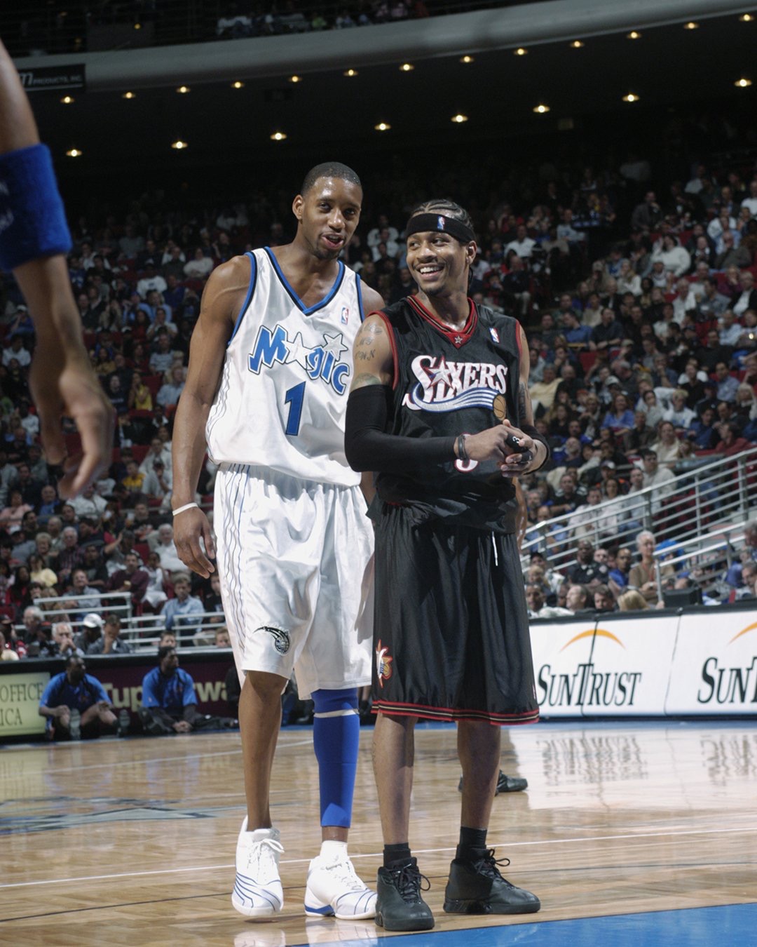 粤港澳逾300名青少年空手道选手同台竞技（粤港澳三地300多名青少年空手道选手同场角逐）