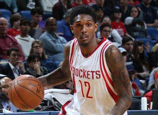 德媒：金玟哉大腿肌肉疼痛，可能会伤缺数场（德媒：金玟哉大腿肌肉不适，或缺席多场比赛）