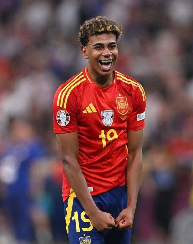 吴超的防守态度与团队精神（吴超的防守理念与团队意识）