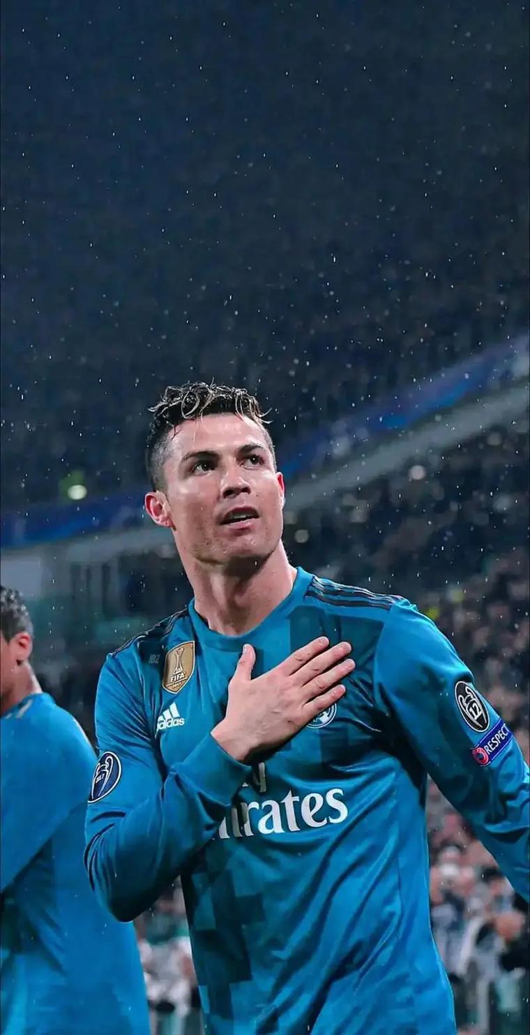 姆巴佩双响＋助力皇马重回胜轨＋15轮16球＋进球数多于西甲10队！（姆巴佩梅开二度助皇马重回正轨：15轮16球，个人进球数已超西甲10队）