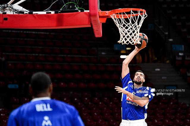 莱万：我对助攻感到高兴；球迷应该会满意我们的表现（莱万：助攻让我很开心，球迷应该会对我们的表现满意）