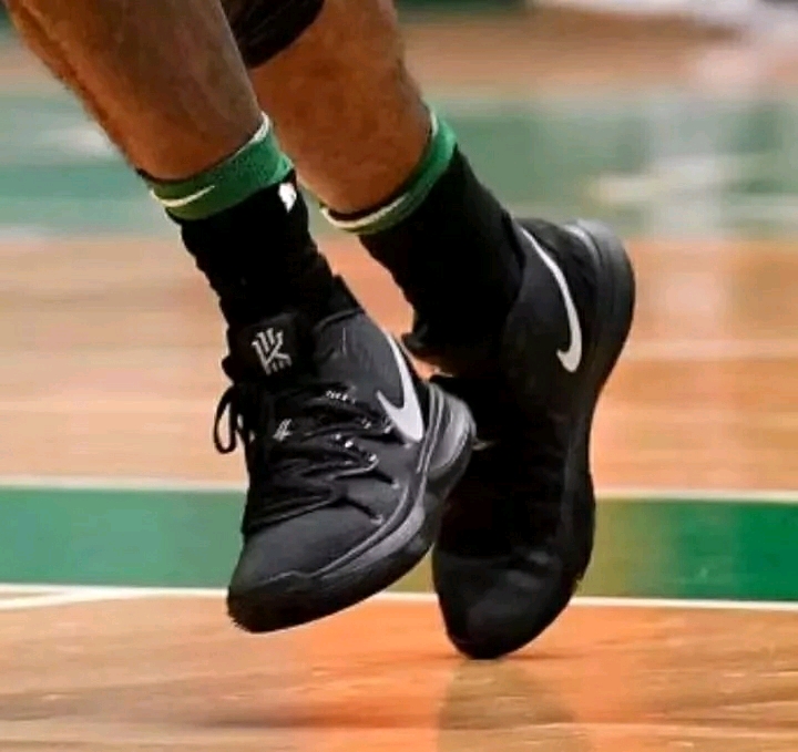 国王vs活塞前瞻：领头羊PK副班长，活塞有望冲击三连胜（国王vs活塞前瞻：榜首迎战倒数第二，活塞剑指三连胜）