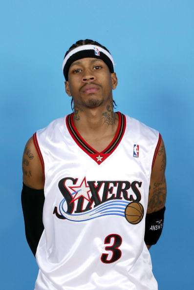 CBA杯战报：王哲林17分7板，上海111-72狂胜四川（CBA杯快讯：王哲林砍下17分7篮板，上海111-72大胜四川）