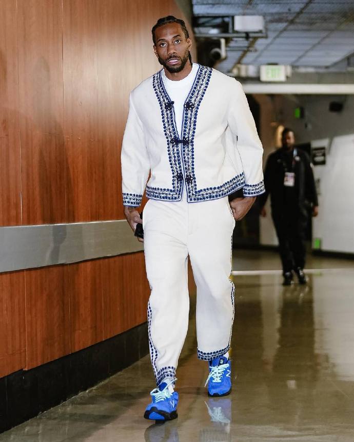 篮球NBA球队教练轮换策略调整（NBA球队教练轮换策略优化）