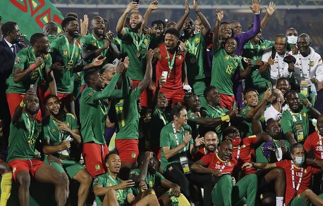 双响逆转塞尔塔，贝司机成博洛尼亚近26年欧战单场进球2+第一人（贝司机梅开二度逆转塞尔塔，成博洛尼亚近26年欧战首位单场2+射手）