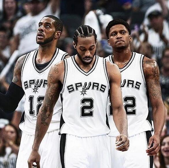 胡明轩的表现：突破与防守的完美结合（胡明轩：攻守兼备的出色发挥）