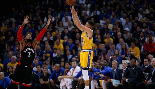 最后连丢4板！康宁汉姆：他们投的是超远三分，球没往我们这弹（末段连丢4个篮板！康宁汉姆：对手投超远三分，篮板点全不在我们这边）