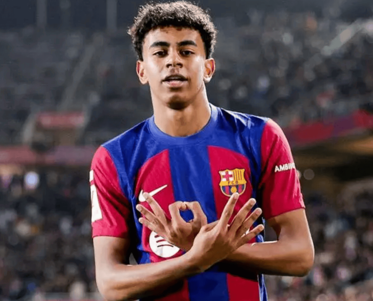 美网友：保罗在偷笑 快船一群软蛋&拆队重建吧 白送雷霆前三签位（美网友吐槽：保罗暗笑，快船太软该拆队重建，雷霆恐将白捡前三签位）