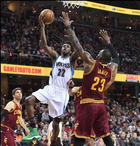 火箭记者：漫长赛季才刚开始 过早断言火箭前景有失公允（火箭随队记者：赛季尚处开端，提前断定火箭前景欠妥）