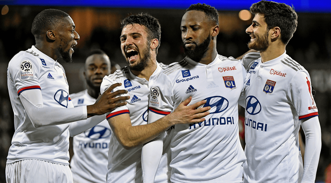 谢智杰精彩反击，开启胜利序章（谢智杰惊艳逆袭，奏响胜利前奏）