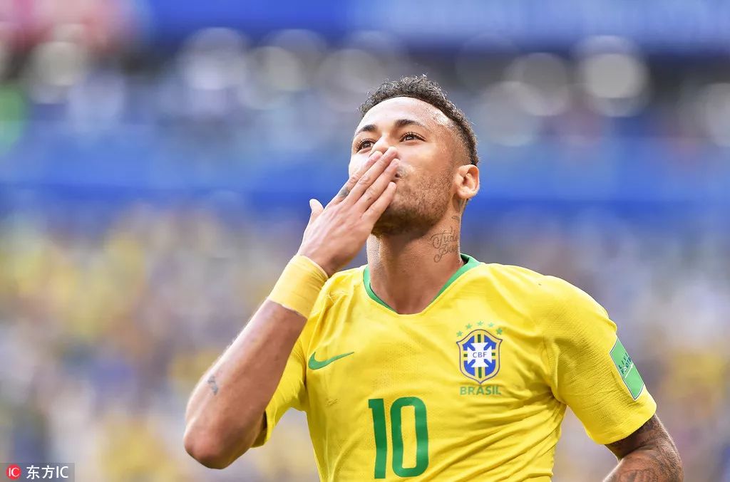 詹姆斯：队友总拿破纪录跟我开玩笑，感觉每件事都能变成纪录（詹姆斯：队友总用我破纪录打趣，我觉得什么事都能变成纪录）