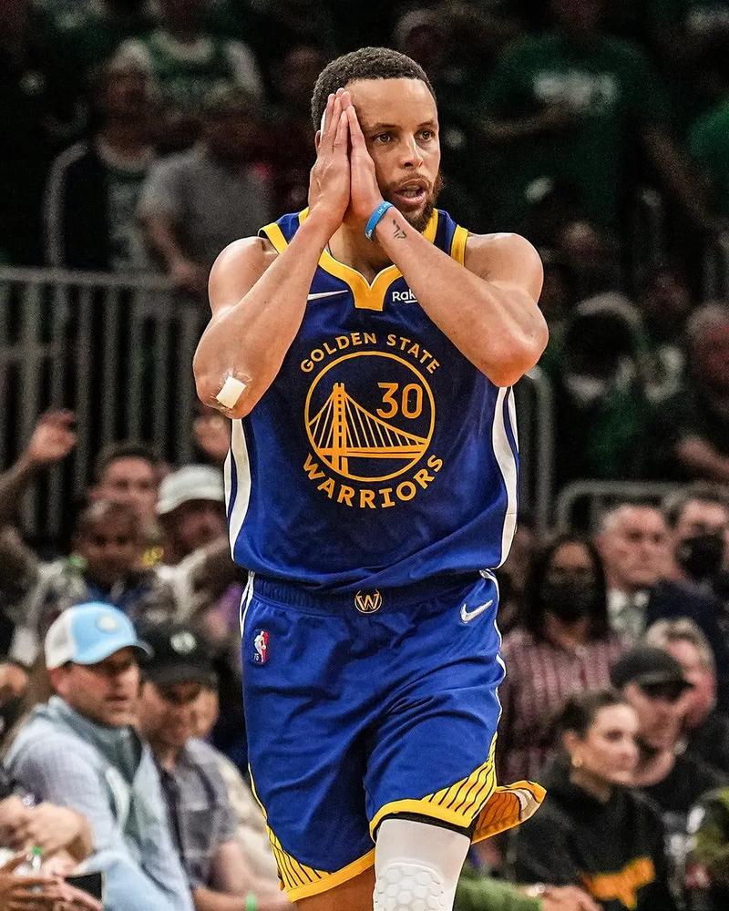 浦项铁人主帅：部分中后卫未能随队出征，其他球员可填补空缺（浦项铁人主帅：部分中卫缺席客场之旅，其余球员将顶上补缺）