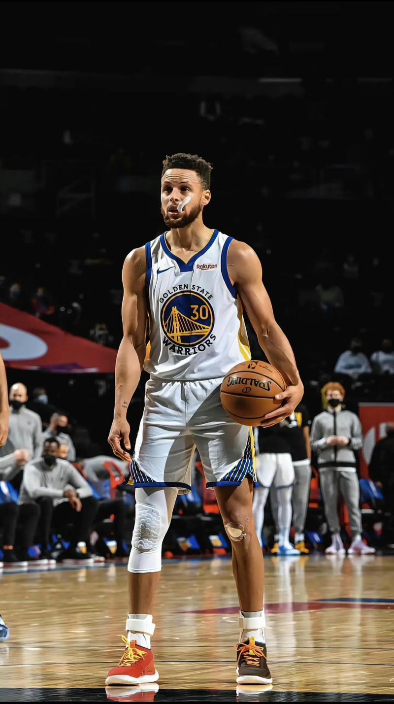 弗里克西甲场均积分2.36，执教50+场主帅中仅次于瓜帅和穆帅（弗里克西甲场均2.36分，50+场主帅中仅逊瓜迪奥拉与穆里尼奥）