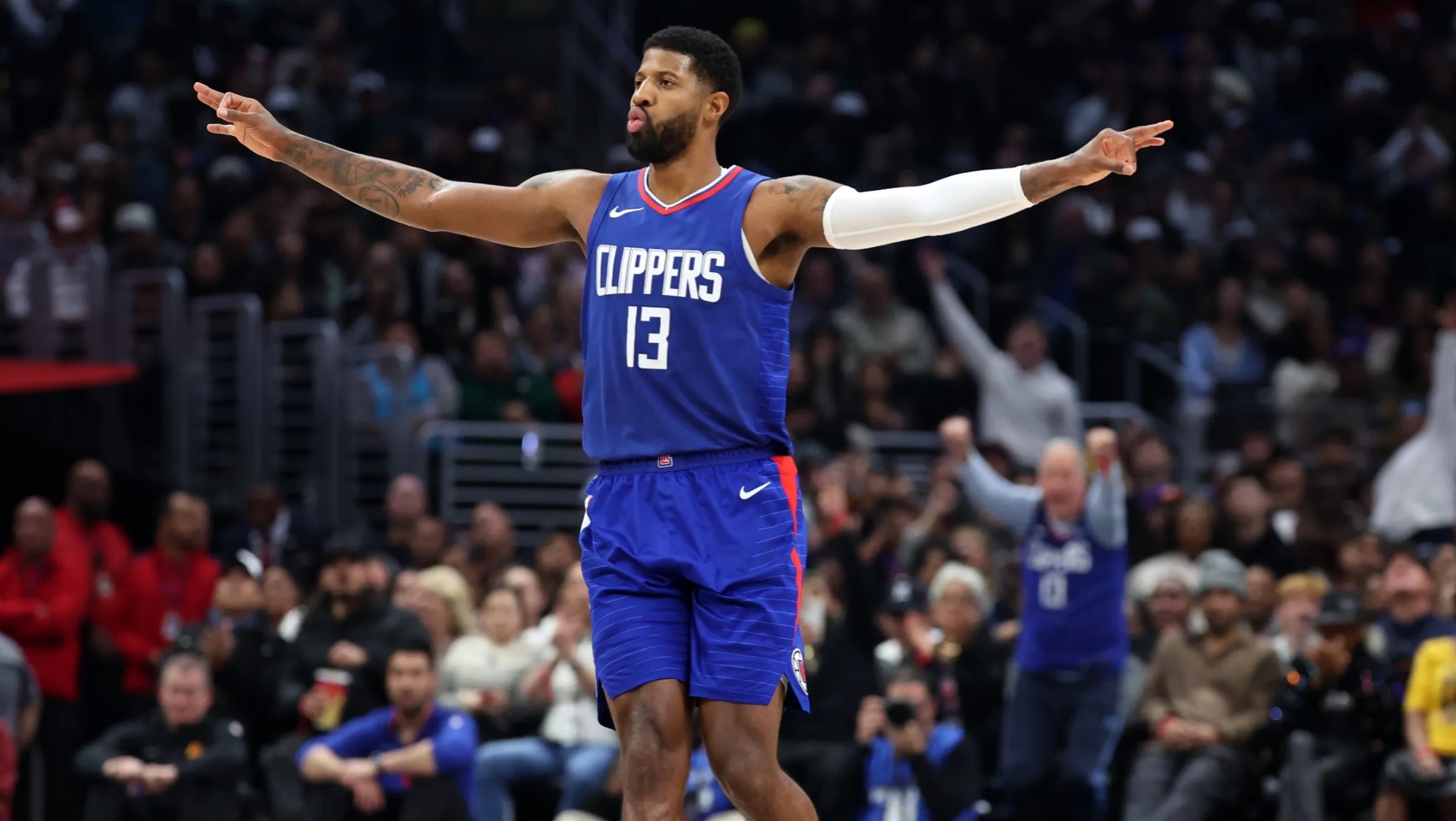 足球巴萨新星闪耀西甲，媒体：未来属于他（巴萨新星耀眼西甲，媒体：未来是他的）